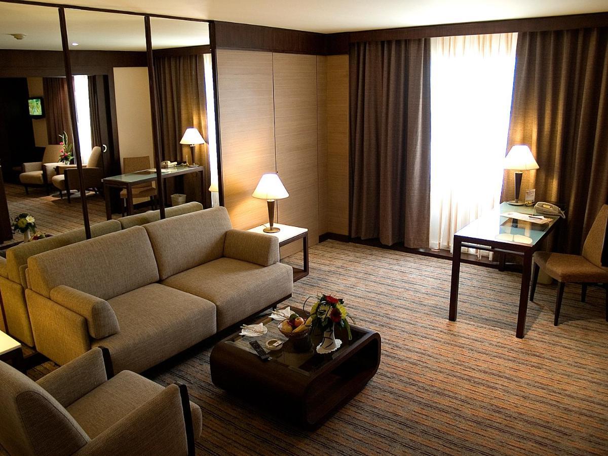 Zenith Sukhumvit Hotel Bangkok Esterno foto
